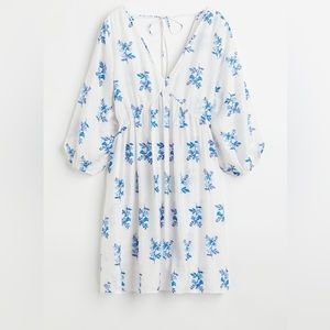 V- Neck Floral Dress Size Small NWT